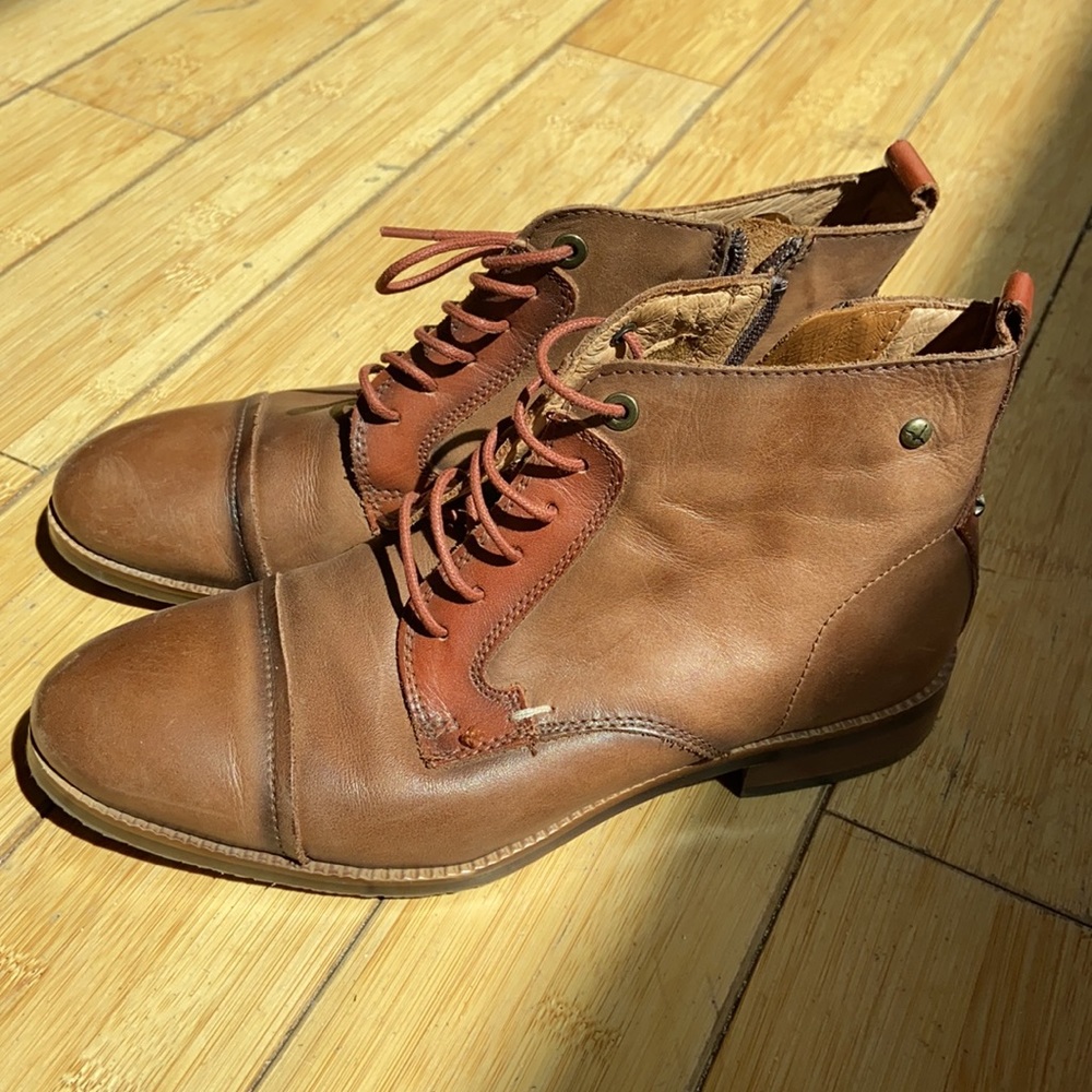 Ankle boots